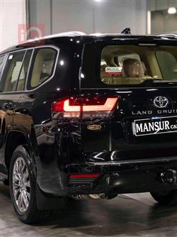 تۆیۆتا لاند کروزەر